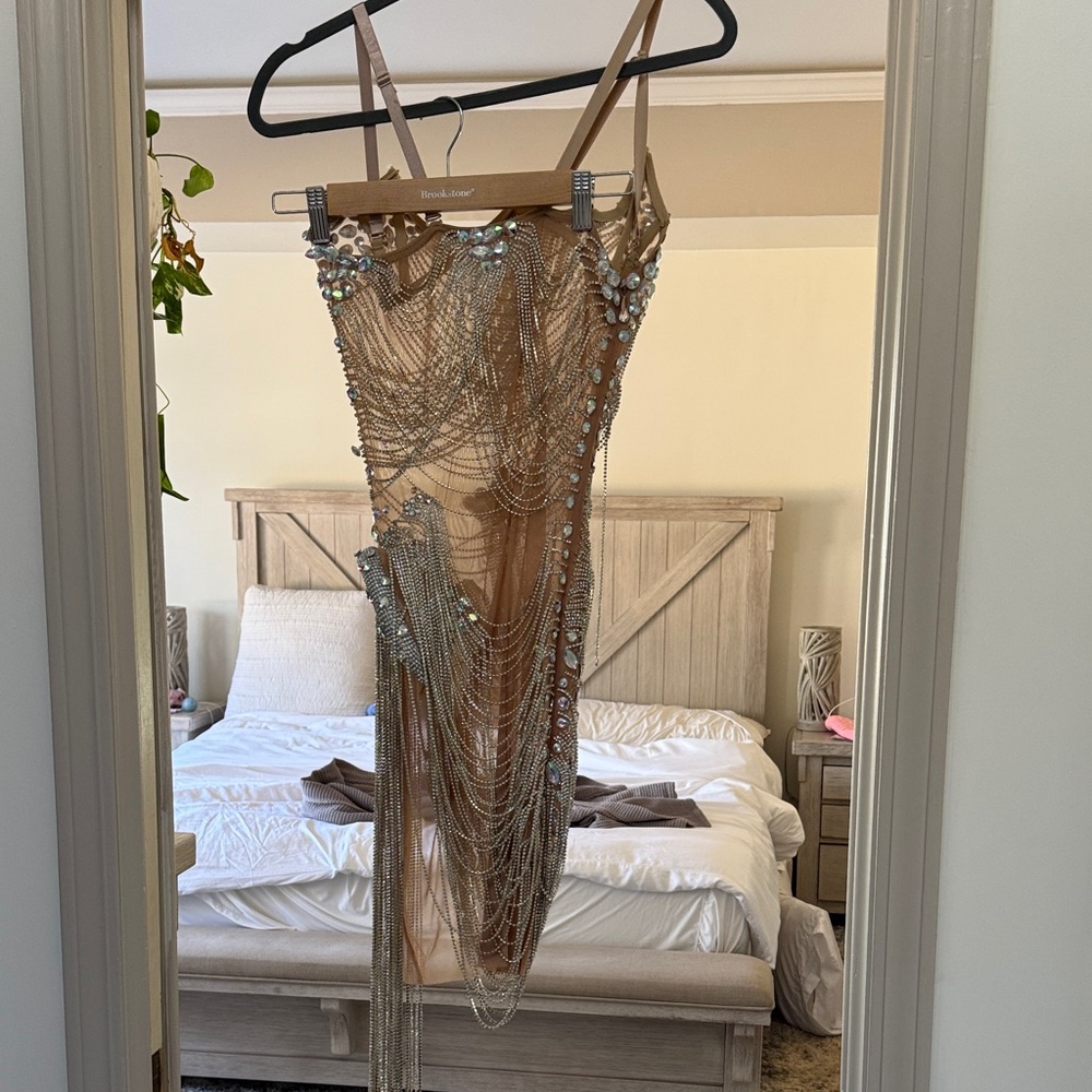 Elegant Silver and Tan Women's Dress - Picture 2 of 3